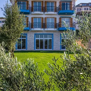 Clementin Suits Sigacık , Siğacık Türkiye
